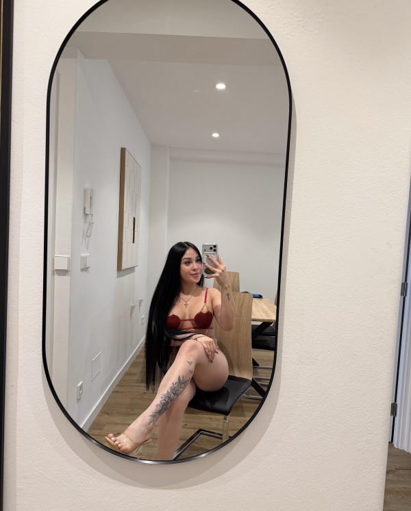 Hola soy Sharol una hermosa mujer trans