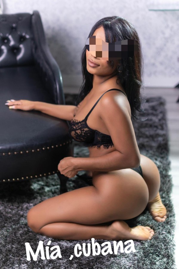 LAS GOLOSAS,CALIENTES Y MUY HÚMEDAS, EN BELLVITGE