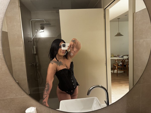 Chloe muñequita trans de tan solo 20 años latina