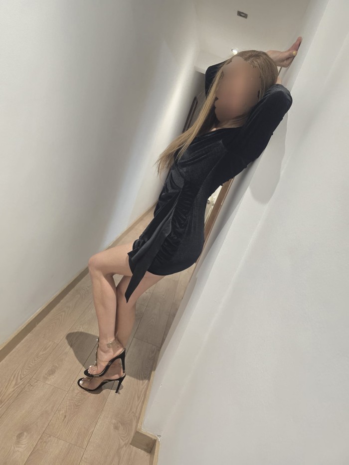 Mujer EDUCADA,elegante TODA UNA DELICIA