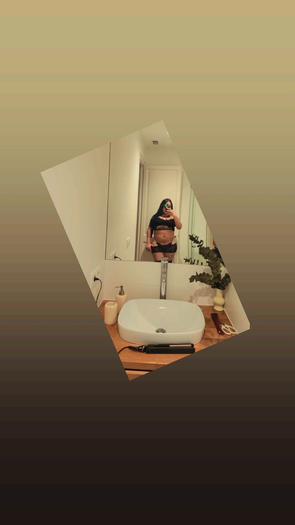 sexy trans latina .. la diosa de la garganta profunda