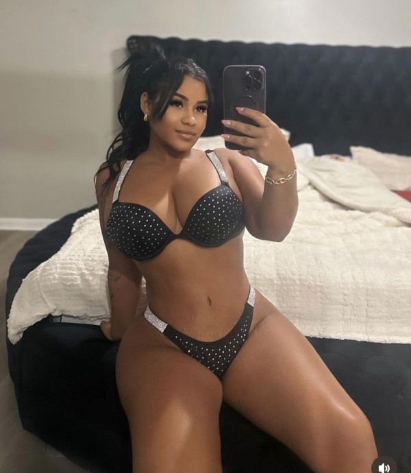 Jovencita fiesta y viciosa primera vez en Barakaldo