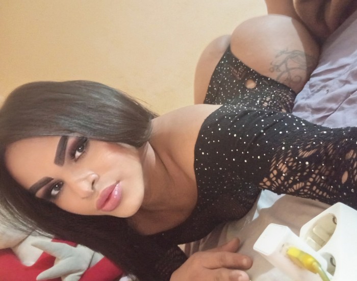 Trans femenina fiestera