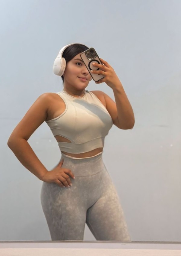 Samanta universitaria latina de paso por Zaragoza novedad 19 años