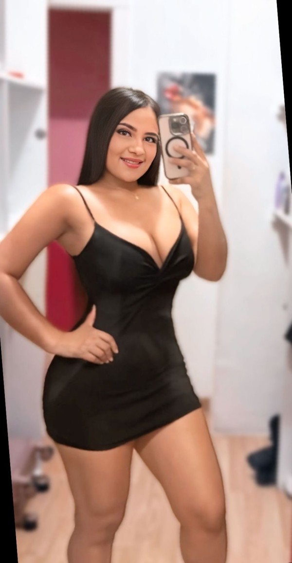 Samanta universitaria latina de paso por Zaragoza novedad 19 años