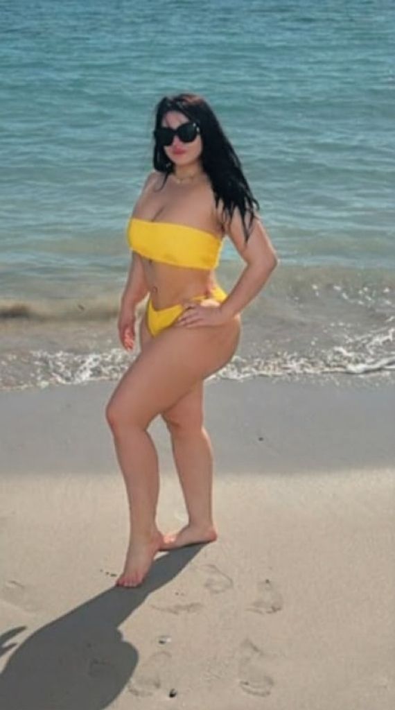 Morenaza fiestera, super cachonda, fuego puro