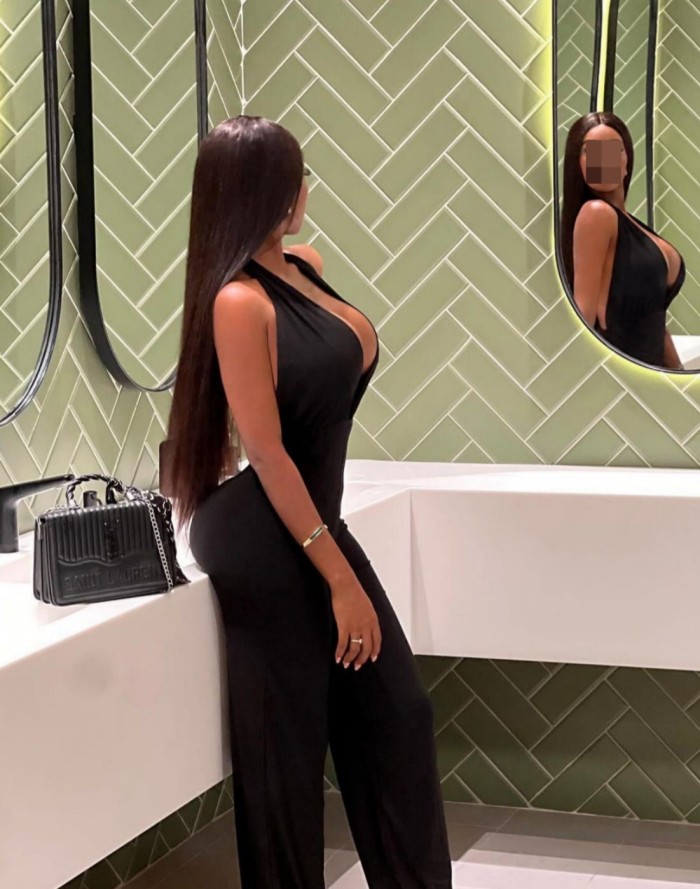 SENSUAL COMPLACIENTE ARDIENTE BOMBA DE SEXO