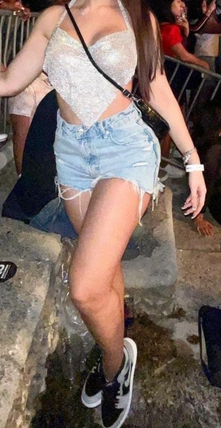 Jovencita canaria no profesional