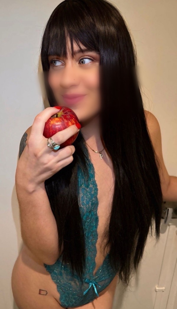 OJOS AZULES QUE ENAMORAN