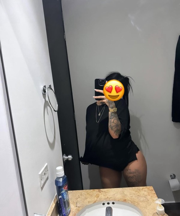 Latina ardiente experta en todo te la chupo bien rico hasta los hu……