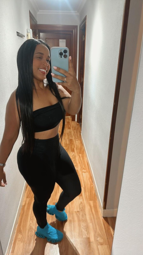 ESTUPENDA LATINA VIP ACABADITA DE LLEGAR LLAMAME NOVEDAD