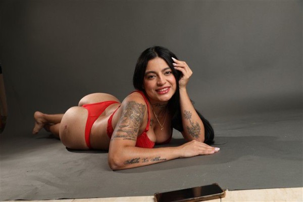 colombiana muy cachonda bien perrita con ganas de todo