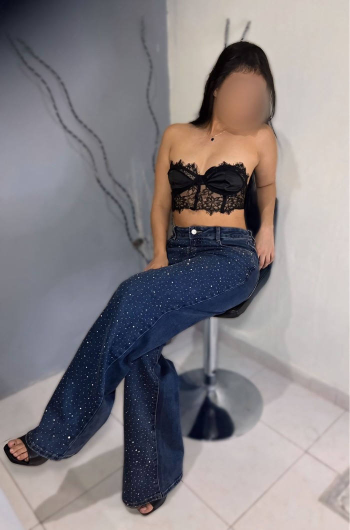 COLOMBIANA CACHONDA CON GANAS DE LECHE