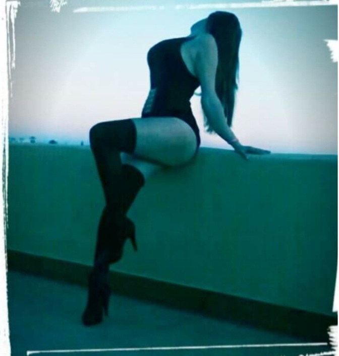 MORENA GUAPA MUY VICIOSA Y CALIENTE