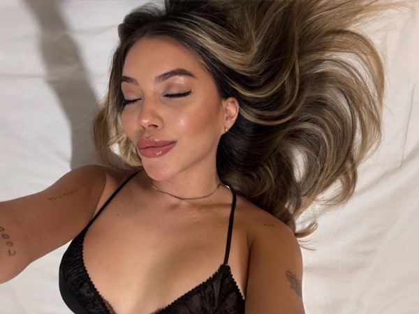 ROUSSE LA MUJER MÁS ELEGANTE Y SENSUAL DE TODA LA CIUDAD