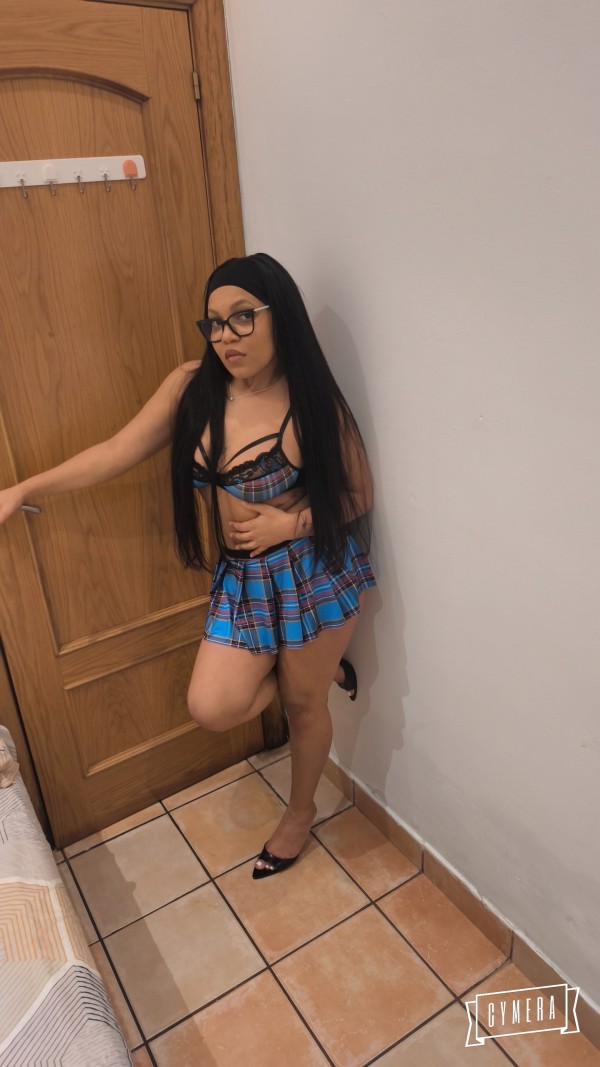 Andrea una chica simpática 24 años