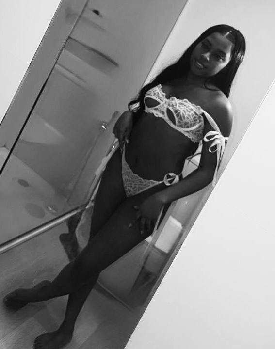 BOMBA DE SEXO COMPLACIENTE EL MEJOR FRANCES