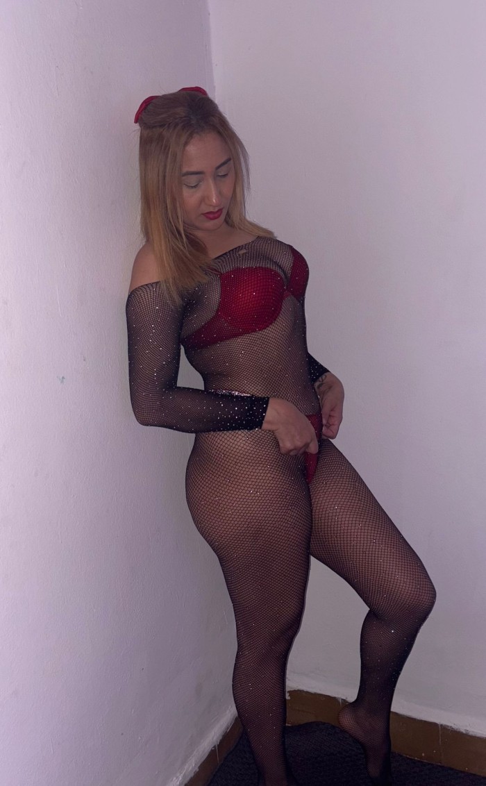 DIOSA DEL PLACER COMPLACIENTE EN PORTO CRISTO