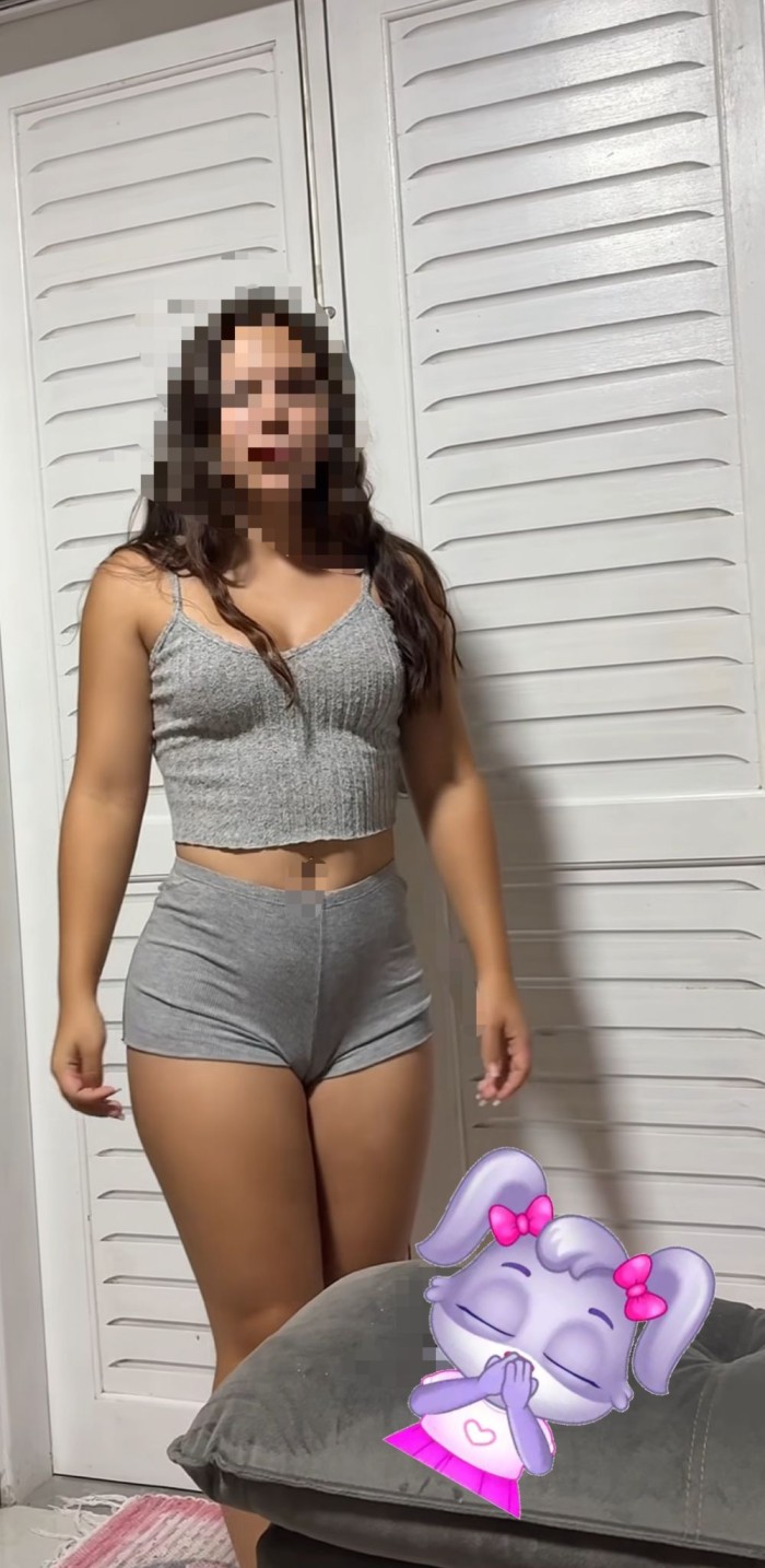 Novedad León super cariñosa y cachonda