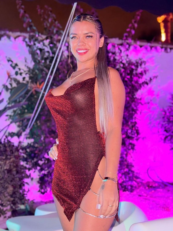 LAURA Un deseo elegante