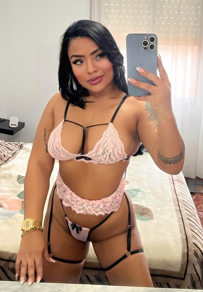 ARDIENTE SENSUAL ENCANTADORA BOMBA DE SEXO