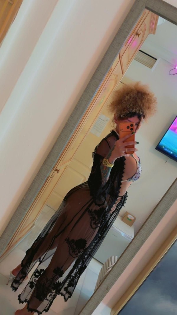 Dulce chica transexual súper discreta Mís fotos son reales 100%