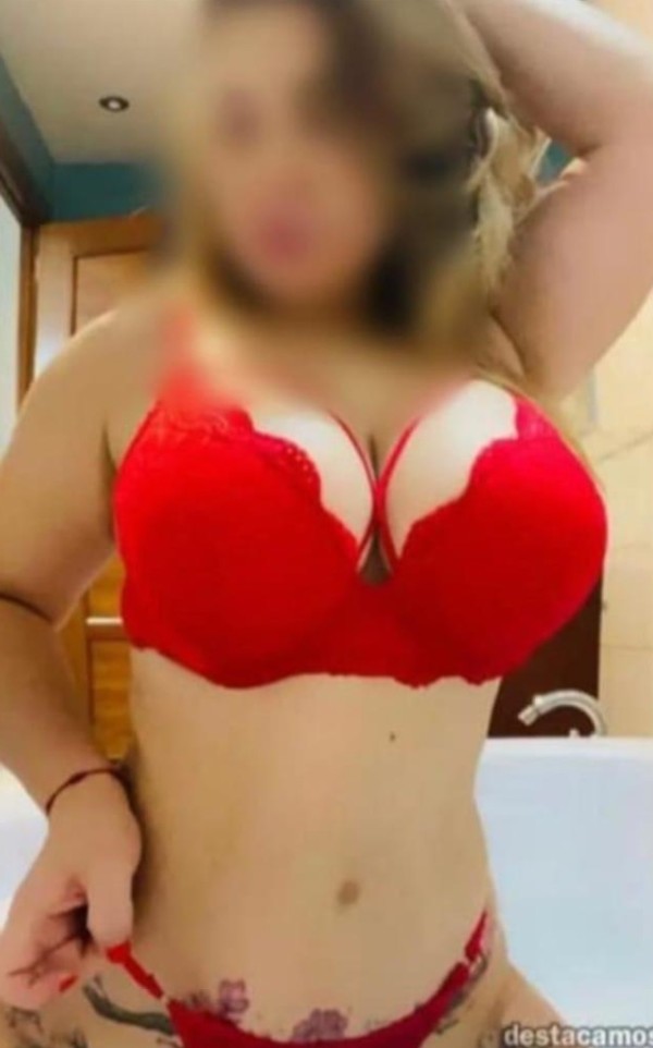 Exótica latina venezolana arrecha con ganas de follar