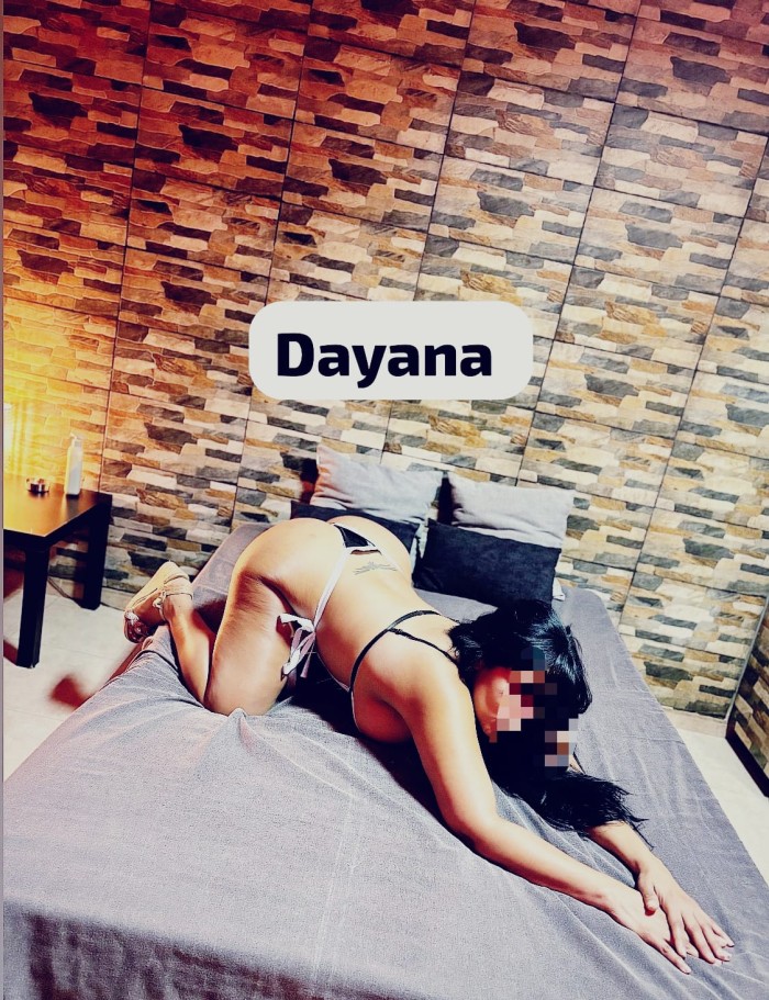 Dayana completa cariñosa 15mint 30€ copa gratis en  vic