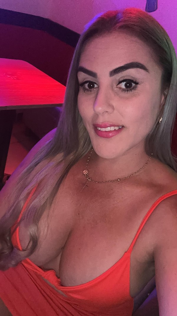 Rica,ardiente y con el mejor coño 100%real