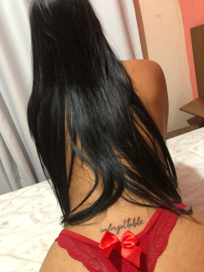 Iza brasileña 20 años jovencita calientes fiestera viciosa en manresa