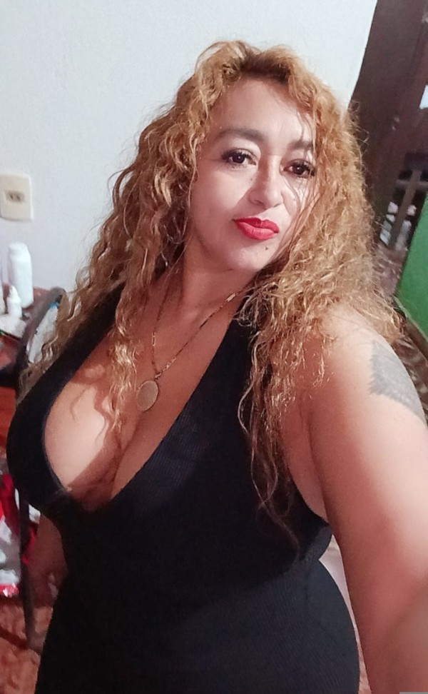 LATINA DE LUJO EXPLOSIVA Y JUGUETONA SIN LIMITES