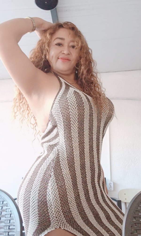 LATINA DE LUJO EXPLOSIVA Y JUGUETONA SIN LIMITES