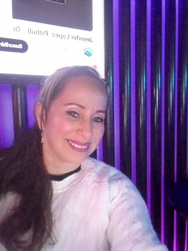 CUATRO AMIGAS MADURAS  PARTICULARES ROMANTICAS