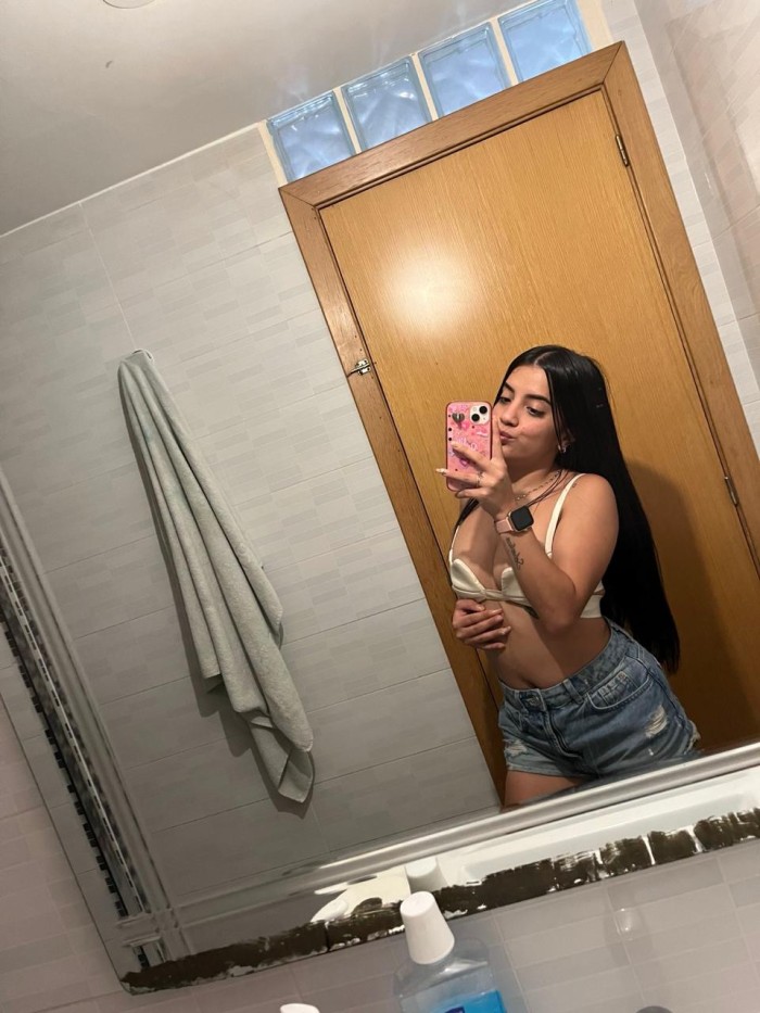 JOVENCITA CARIÑOSA NUEVA EN ELCHE