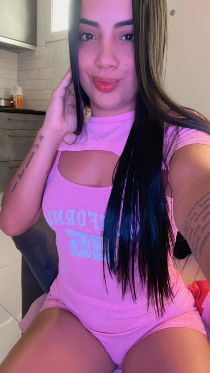 JOVENCITA CARIÑOSA NUEVA EN ELCHE