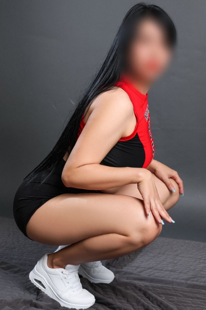 MADURITA TETONA LATINA SOLO SALIDAS