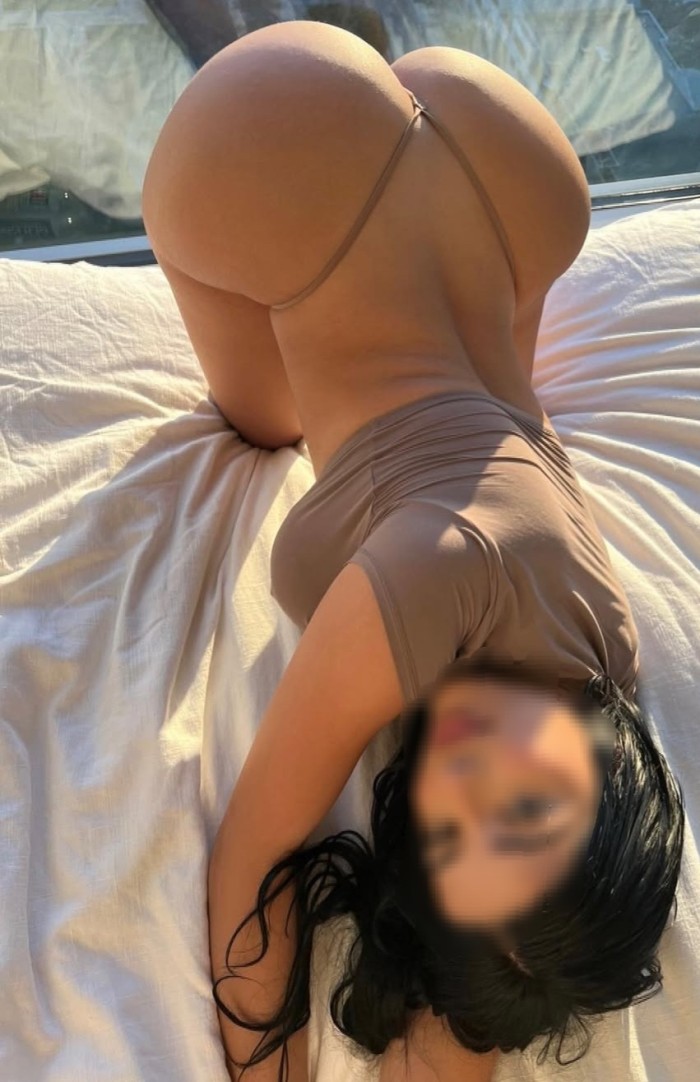 ESPECTACULAR JOVENCITA LATINA, FIESTERA SOLO SALID