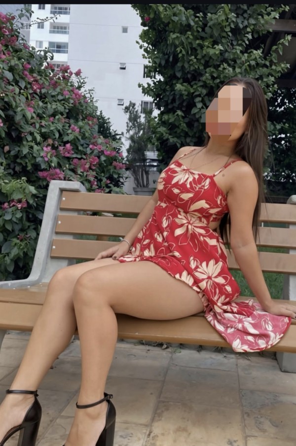 Soy Gabriela… y estoy lista para fiestas, sexo, y buena música
