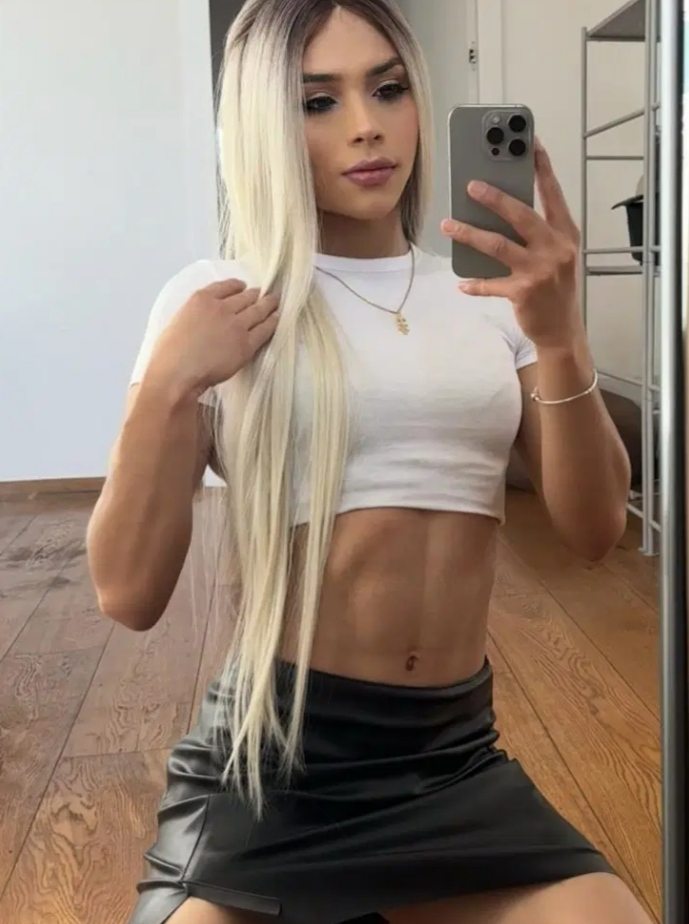 Chica trans real colombiana 20 cm gorda