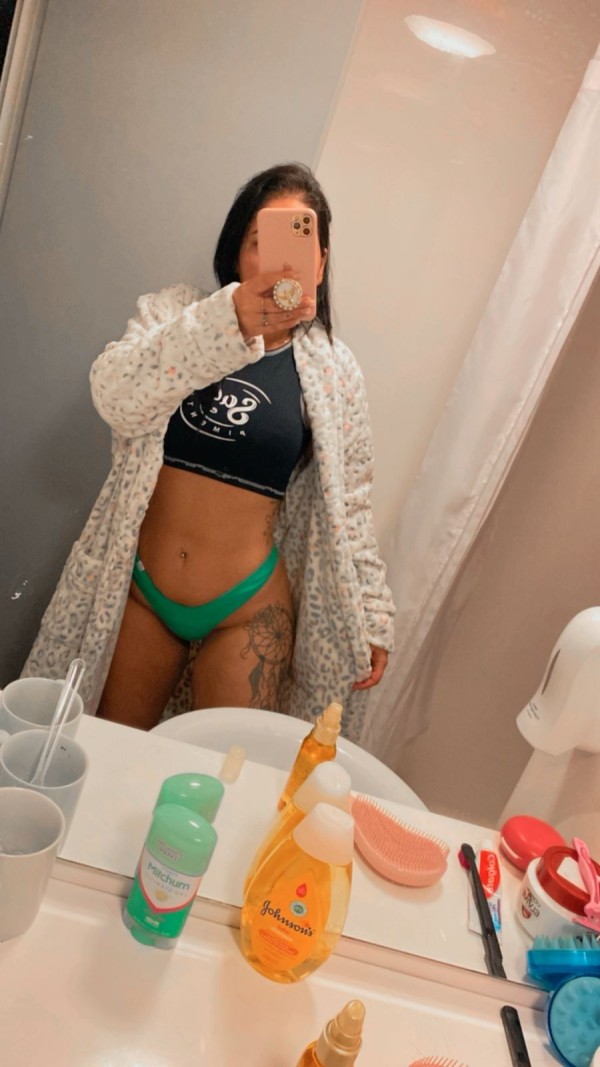 Hola mis amores soy una hermosísima jovencita brasileña recién llegada a A