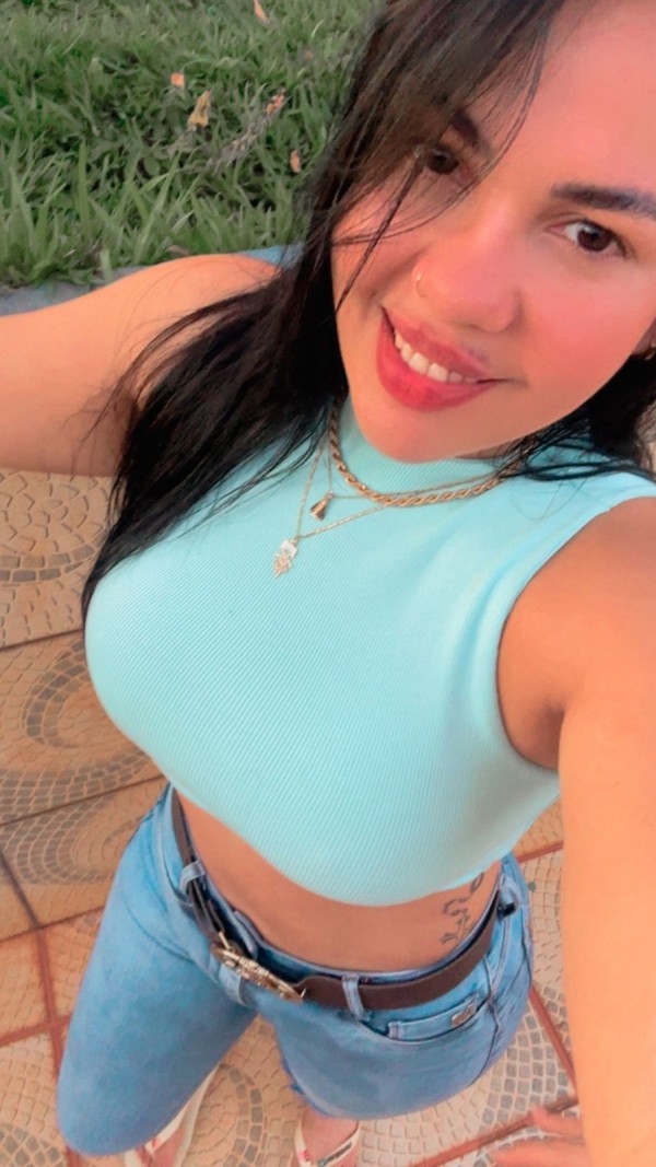 Hola mis amores soy una hermosísima jovencita brasileña recién llegada a A