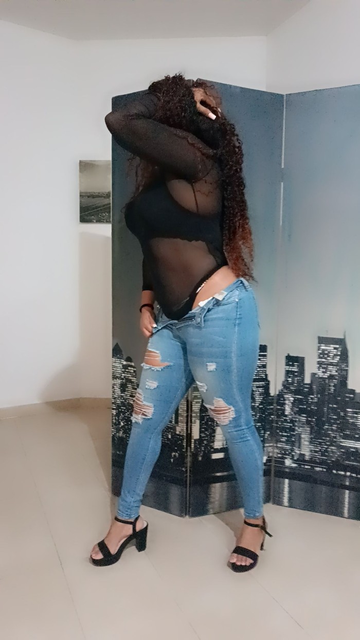 Mia francés natural besos con lengua