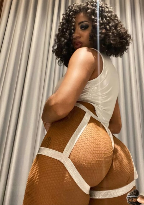 BELLEZA DE PELO RIZADO,FIESTA Y SEXO A TOPE EN ALCOY