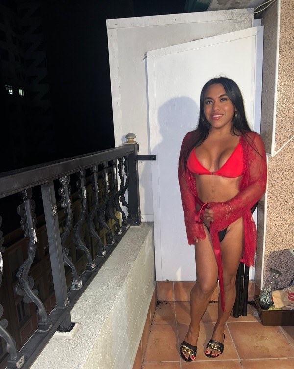 Nena trans muy fiestera y cachonda