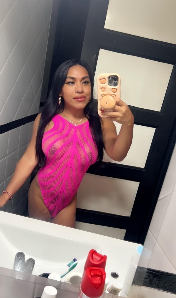 Nena trans muy fiestera y cachonda