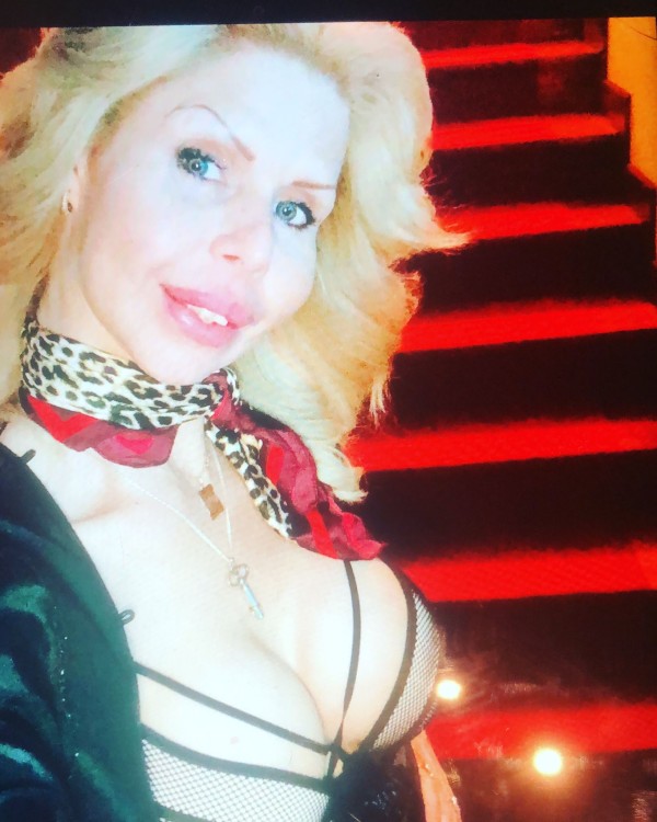 CIBELLE LA RUBIA DIOSA DEL SEXO FULL VERSÁTIL EN SAN MAMÉS FESTEIRA