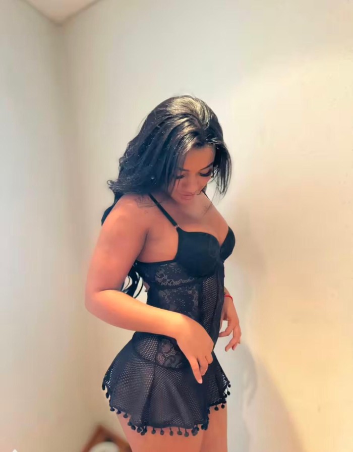 NIKOL JOVEN LATINA FIESTERA CALIENTE – 643256108