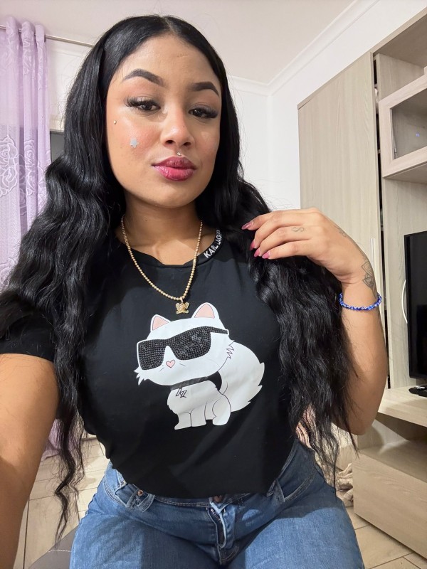 MEGAN GUAPA Y MUY IMPLICADA