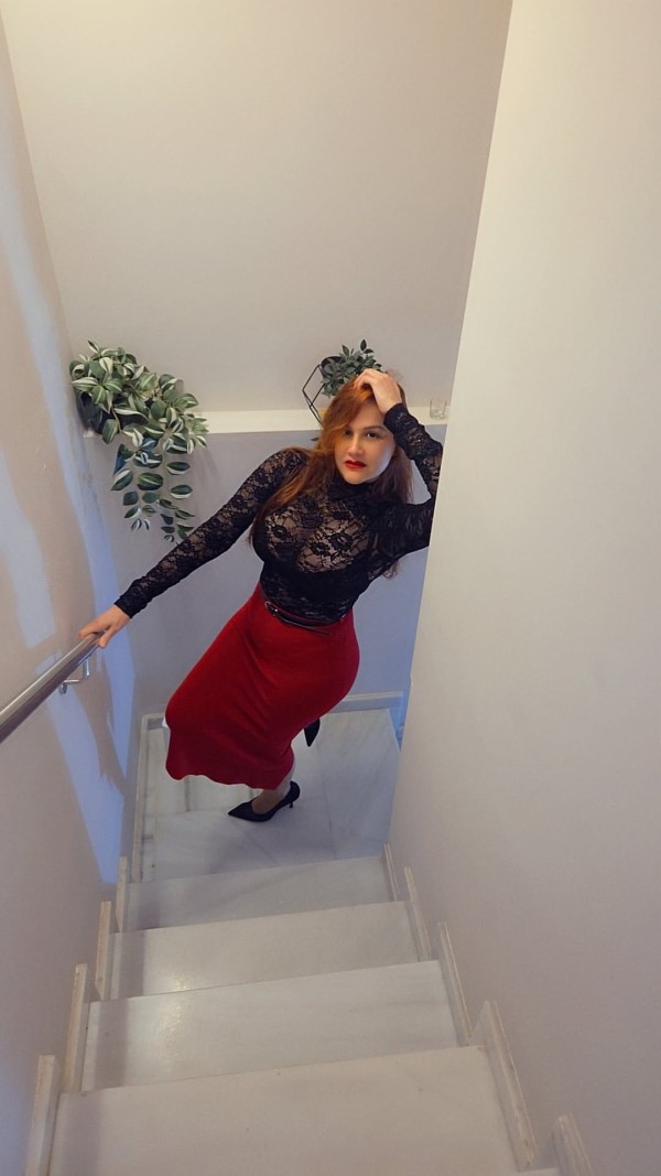 PRECIOSA ESCORT PELIROJA centro de Chiclana