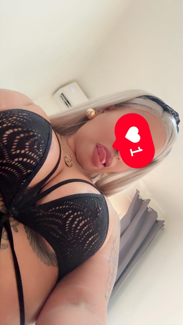 RIHANNA NUEVA EN ESTA HERMOSA CIUDAD LA MÁS TOP